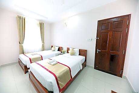 Twin Room with City View