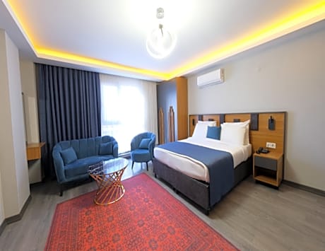 Connecting Family Room