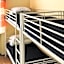 Hostel Oliwka - Metro Świętokrzyska