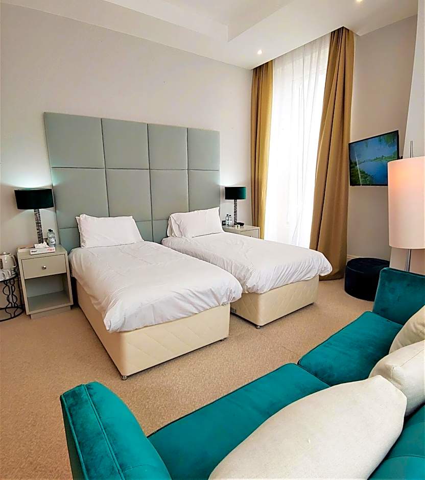 The Chatsworth Hotel