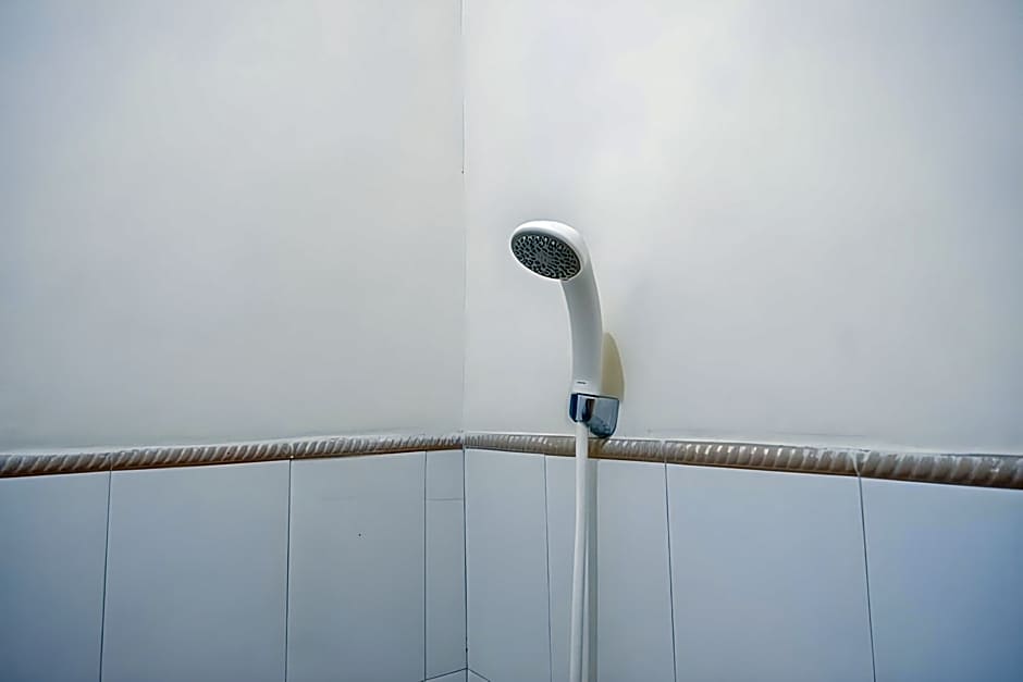 Pandawa Guest House @ Ngaliyan Square Mitra RedDoorz