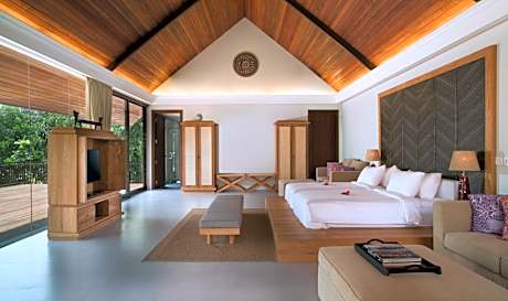 Exclusive Traditional Pool Villa