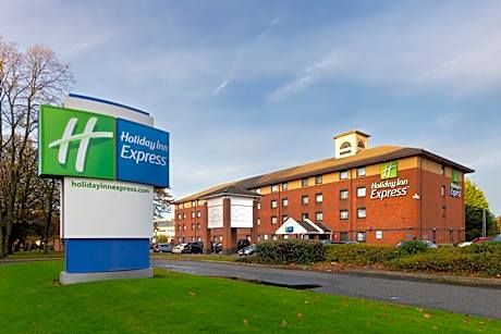 Holiday Inn Express Birmingham Oldbury By IHG