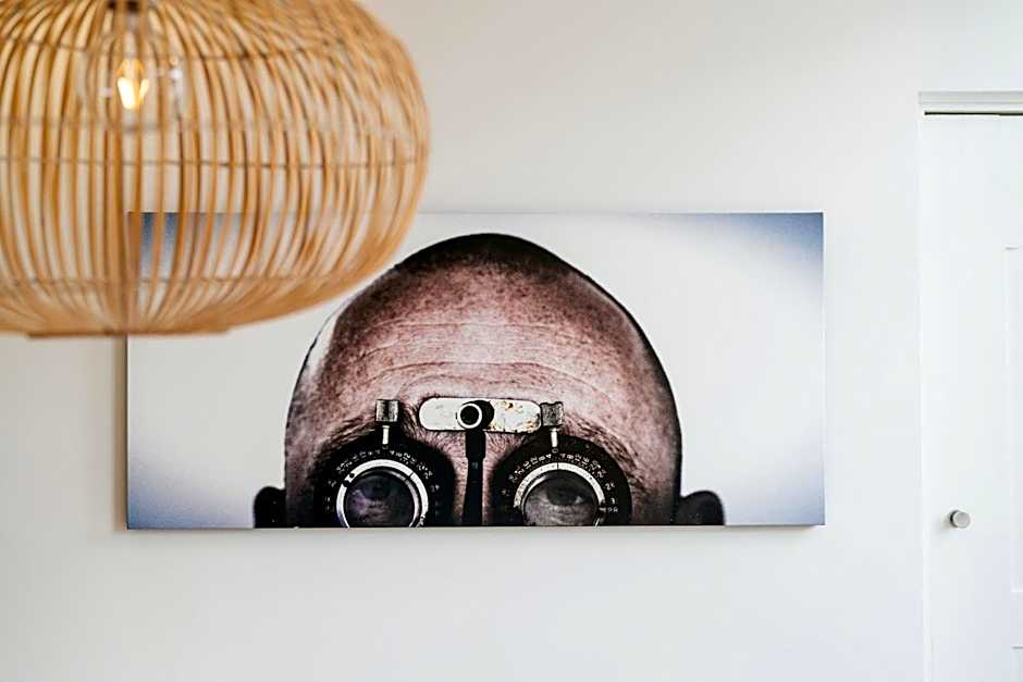 Eye Hotel