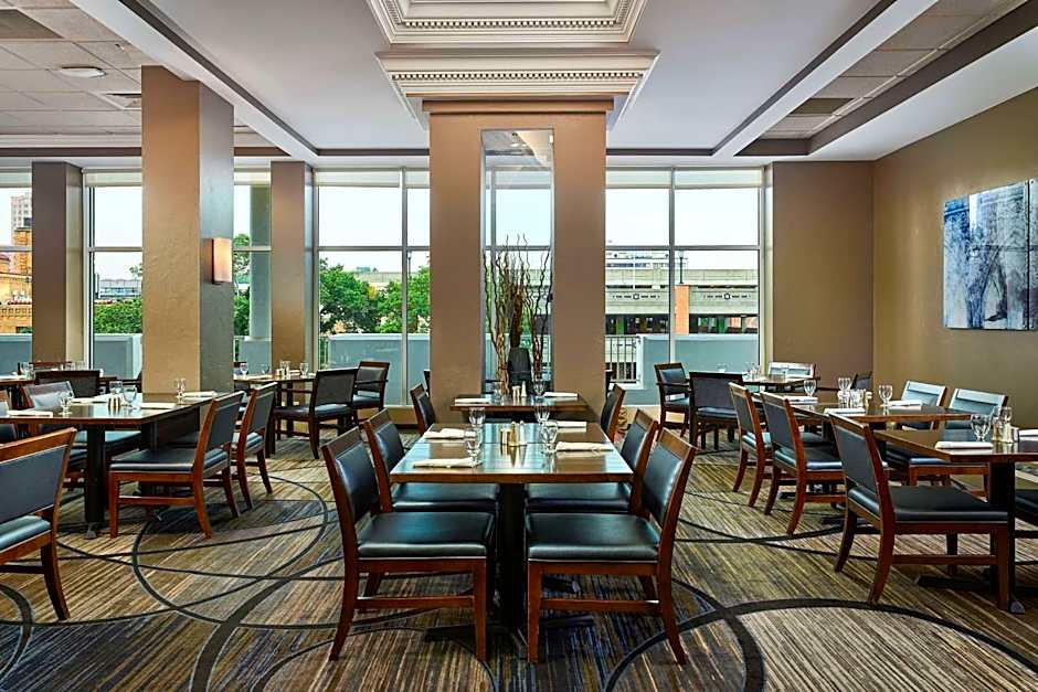 Hilton Kansas City Country Club Plaza