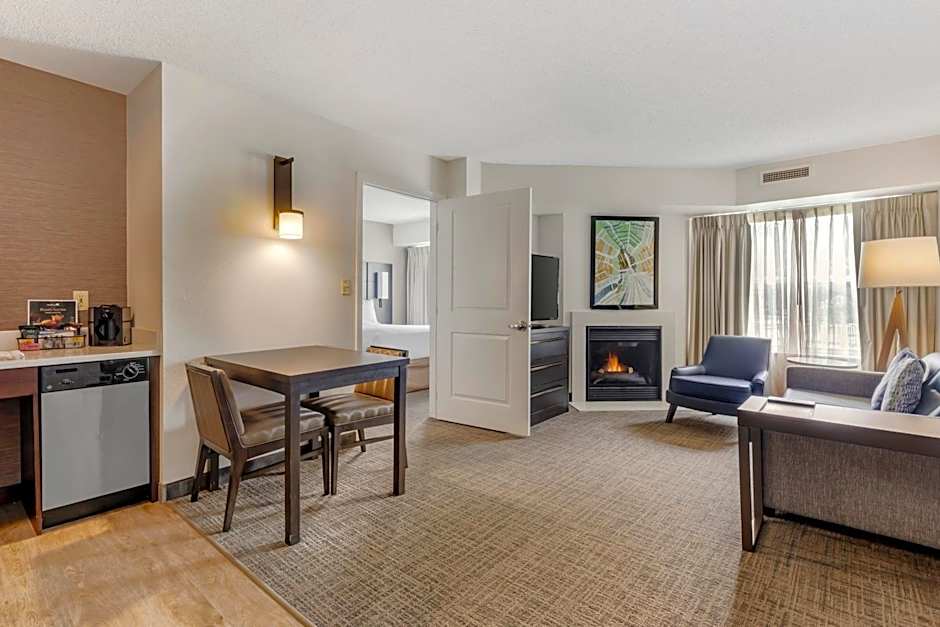 Sonesta ES Suites Fairfax Fair Lakes