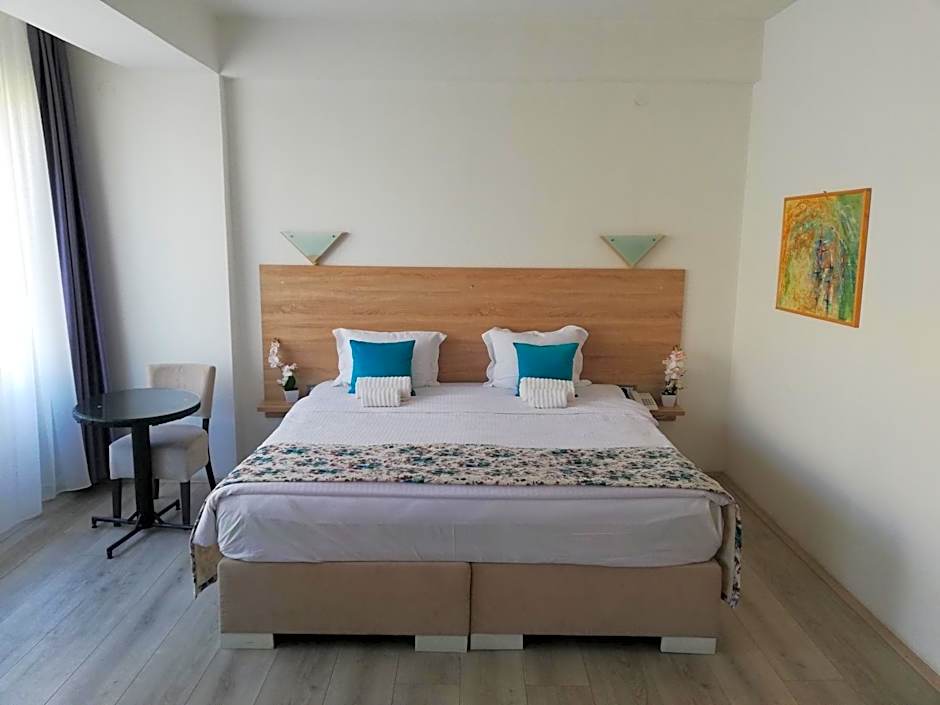 Atlas City Center Hotel