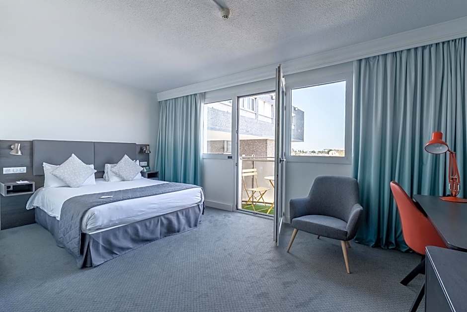 Holiday Inn Calais - Centre Car Ferry by IHG