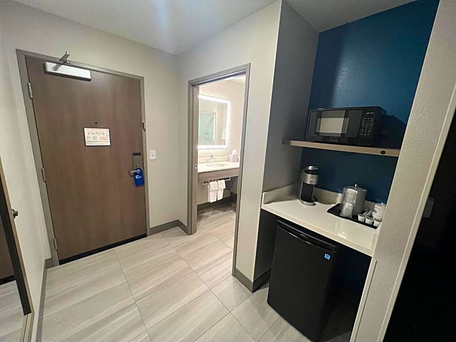 Holiday Inn Express & Suites - Tomah By IHG