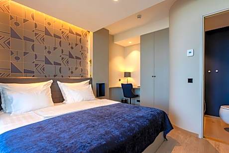 Suite with Spa Access