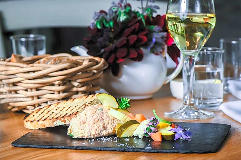 Meikleour Arms Hotel & Restaurant