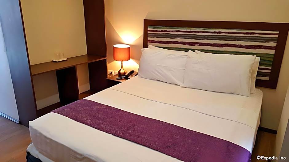 Golden Gate Suites