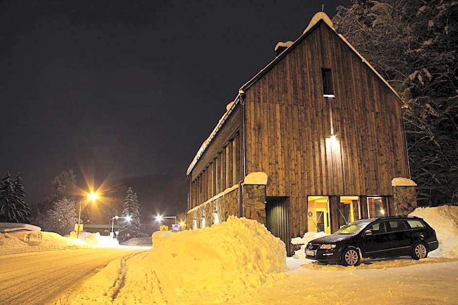 Krakonošova Dílna "WOODHAUS"