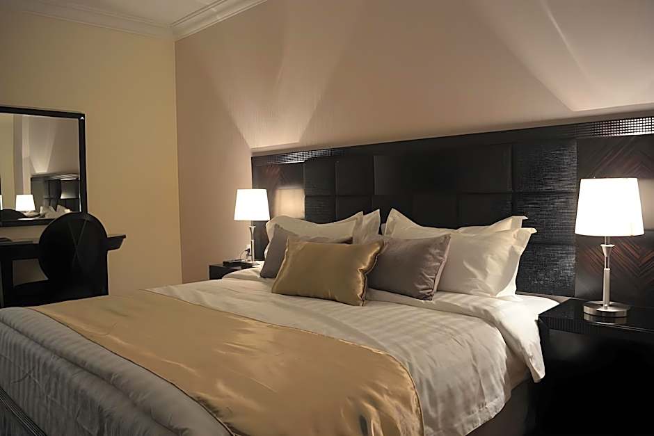 Tilal Almadina Hotel & Suites