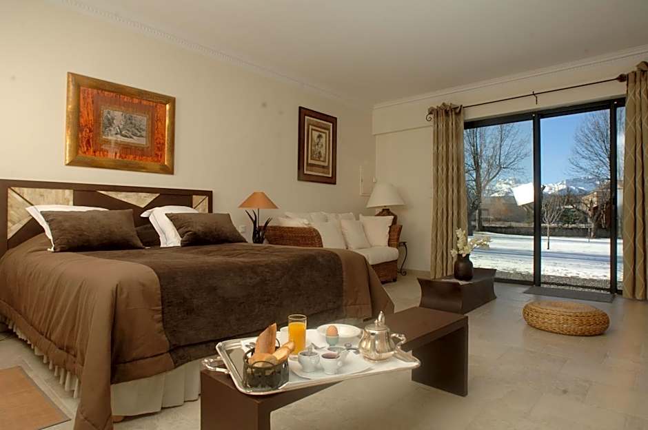 Photo 1 of 8 of Junior Suite