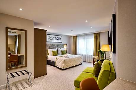 Family Classic Room With Kitchenette