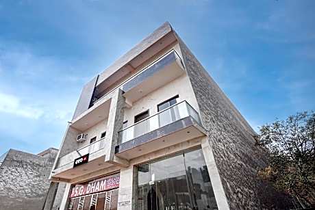 Hotel O S G Dham