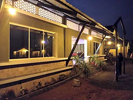 THE PUGMARK JUNGLE LODGE Moharli Tadoba