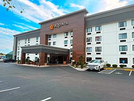 La Quinta Inn & Suites by Wyndham Cincinnati NE - Mason