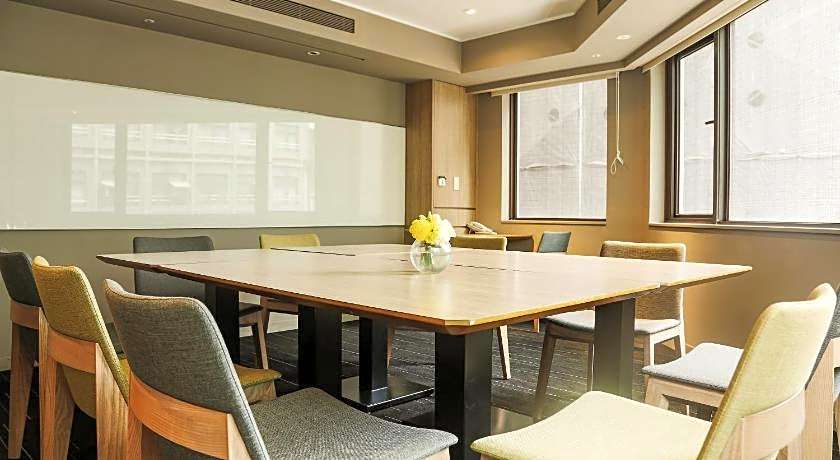 Royal Inn Taipei Linsen - Huashan 1914 Creative Park