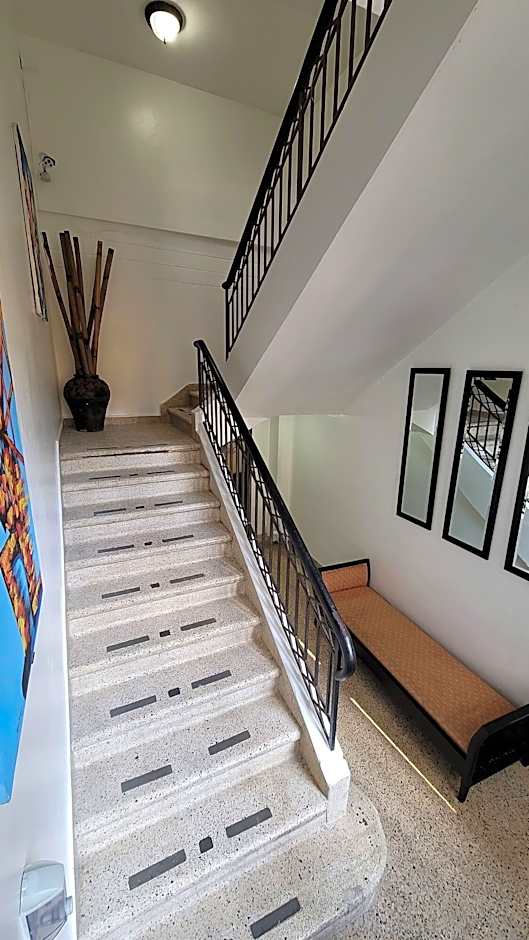 Hotel Class Colonial