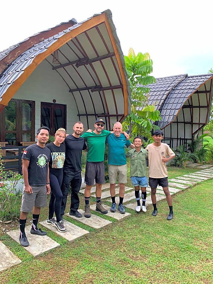 Gino's Place - Guest House & Jungle Trekking