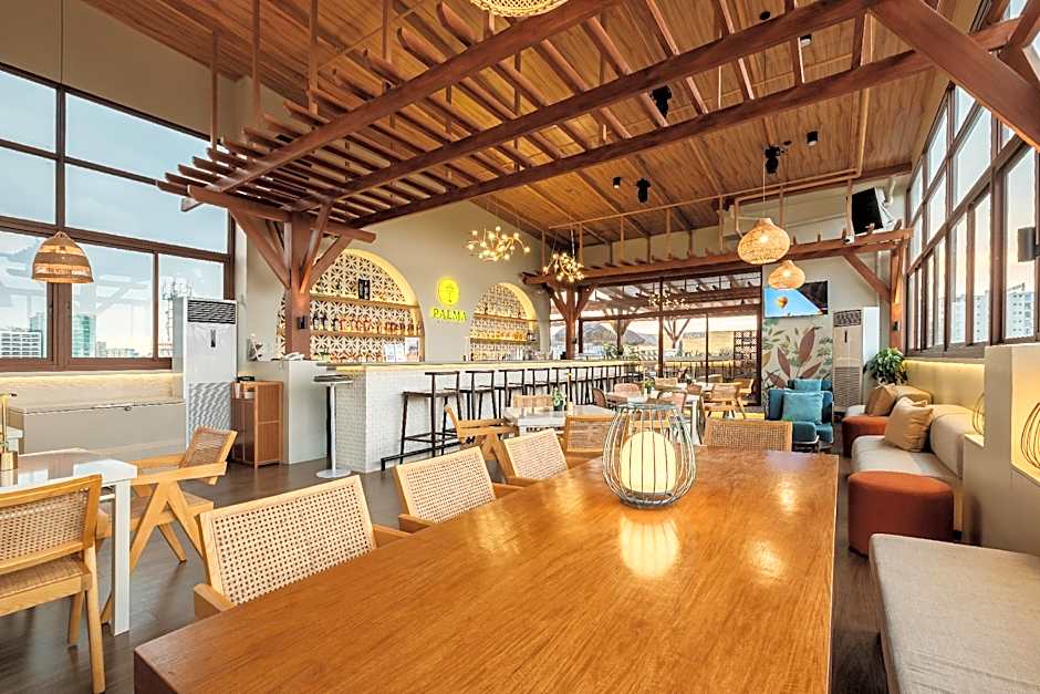 Nichols Airport Hotel