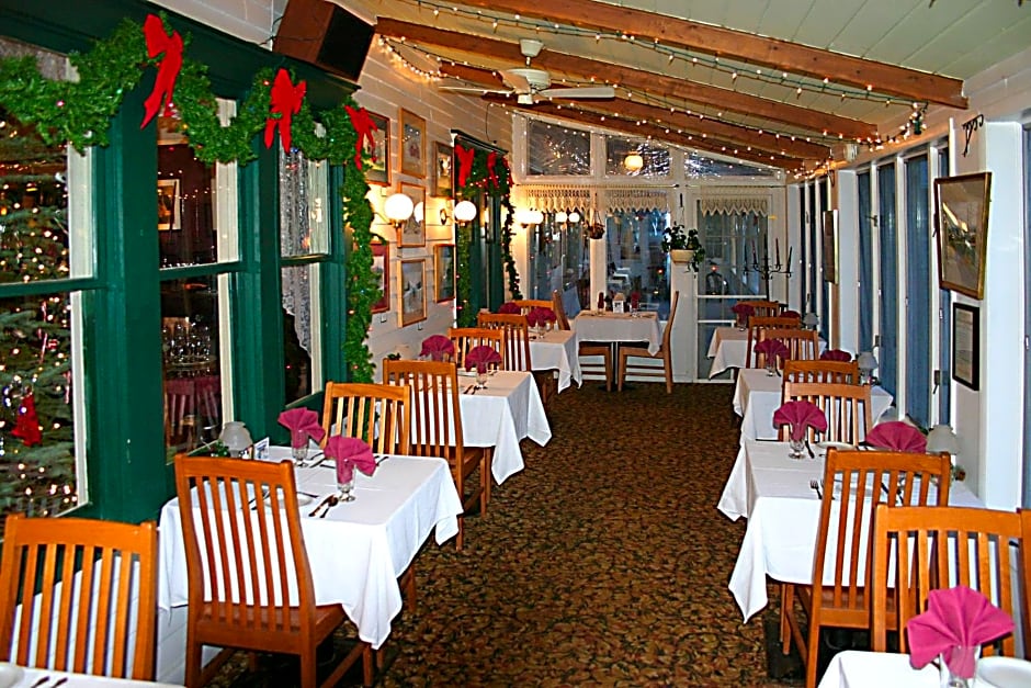 Inn at Starlight Lake & Restaurant