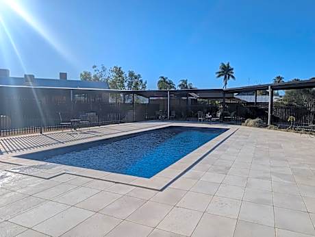 Albert Park Motor Inn - Oil Friendly Price
