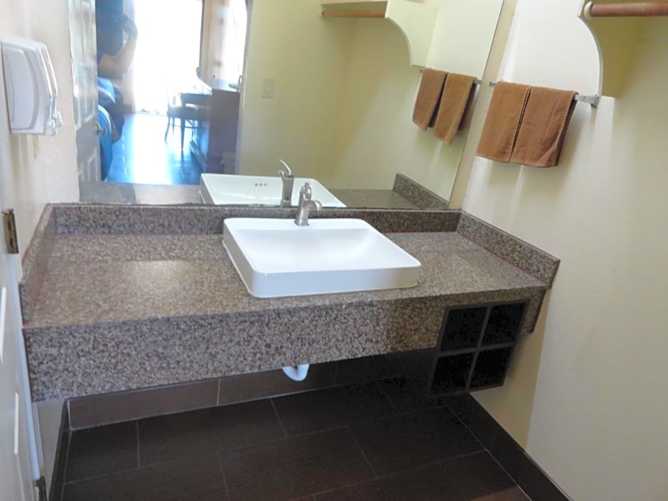Americas Best Value Inn Brownsville