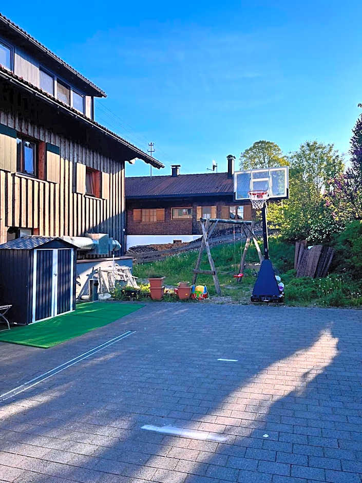 Goldiger Hirsch Pension mit Gemeinschaftsküche