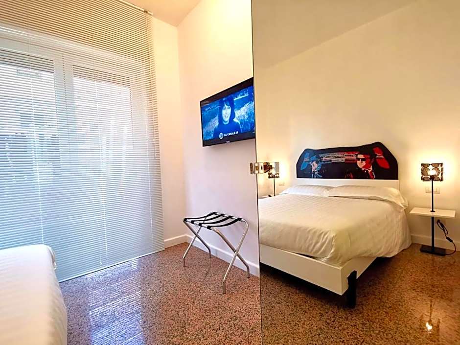 Red Carpet rooms