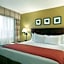 Country Inn & Suites by Radisson, Cedar Rapids Airport, IA