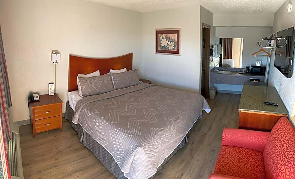 Colonial Inn