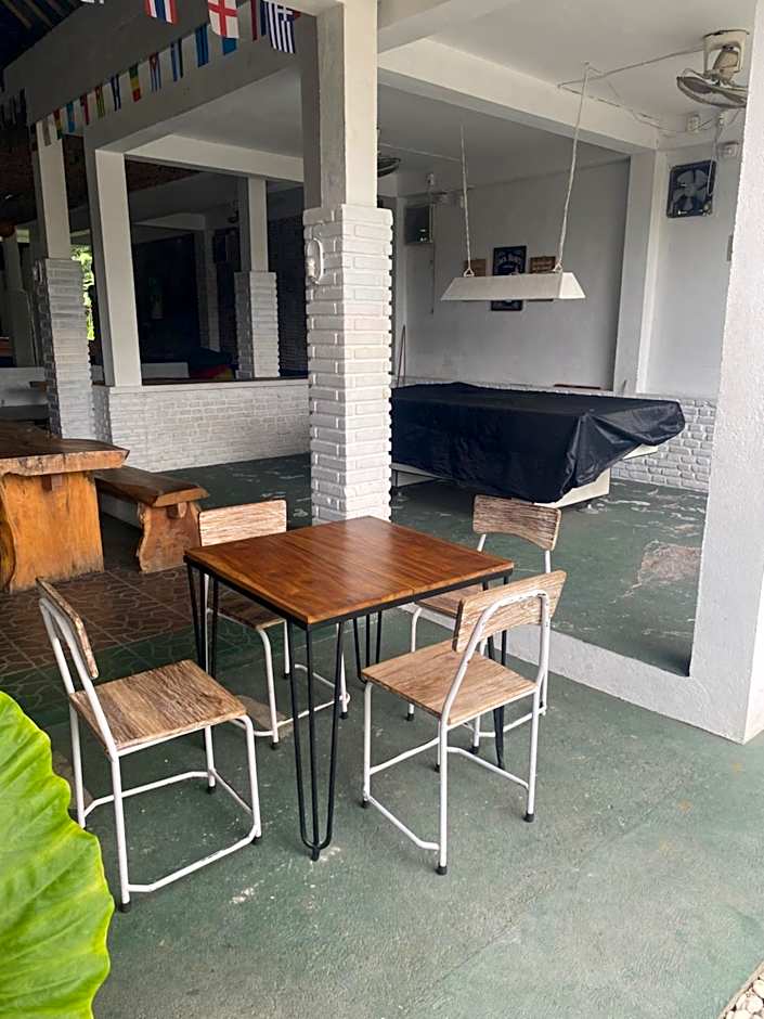 PACA'S Reggae Bar & Hostel