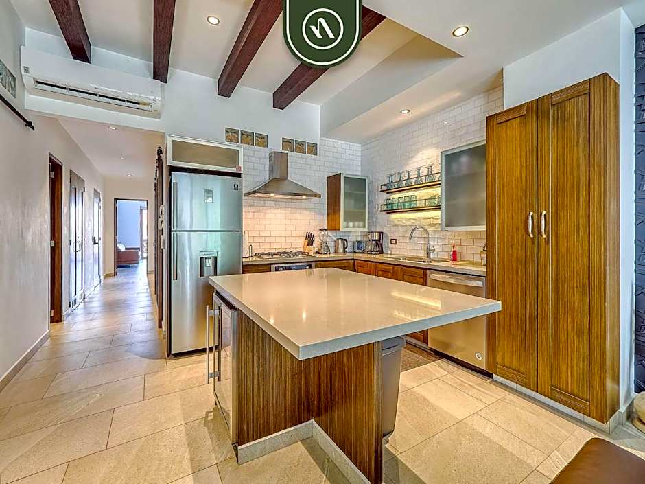 Luxury 2BR Condo in Romatic Zone - Rooftop Pool