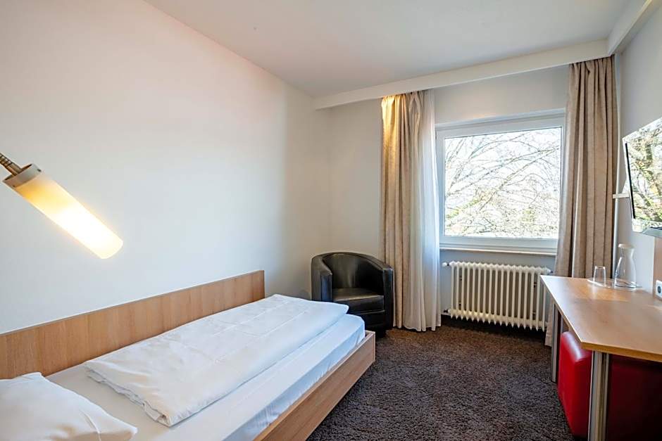 Ott's Hotel Weinwirtschaft & Biergarten Weil am Rhein/Basel