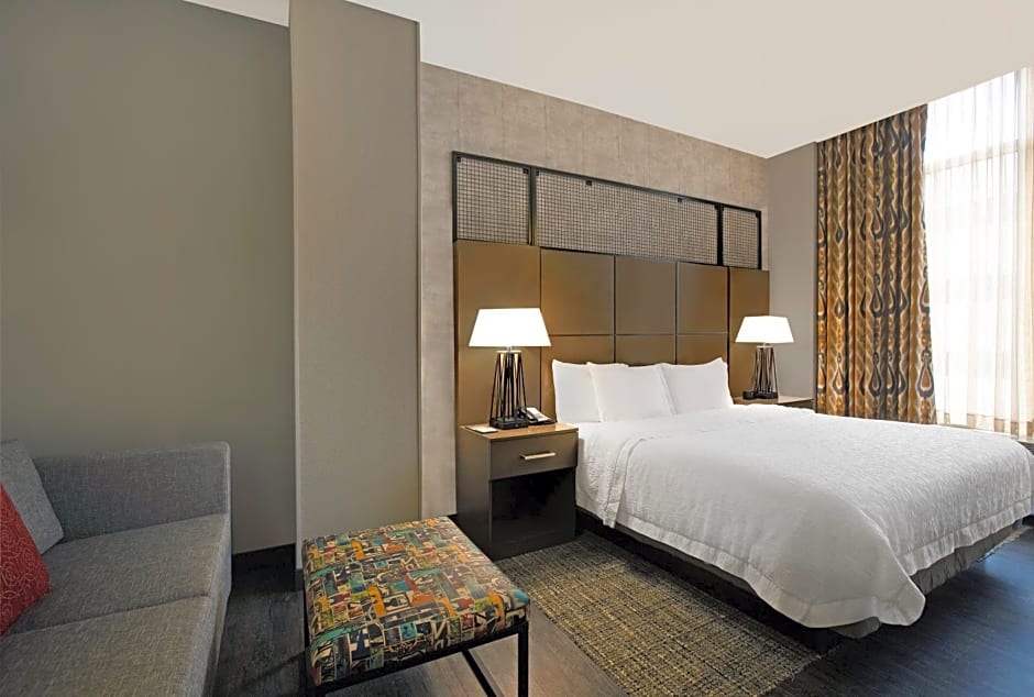 Hampton Inn and Suites Austin University Capitol