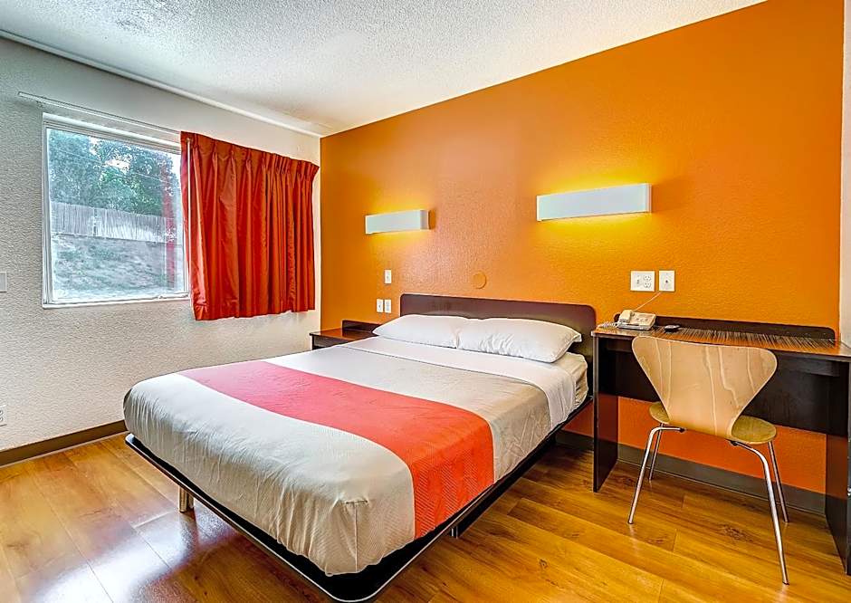 Motel 6 Thornton, CO