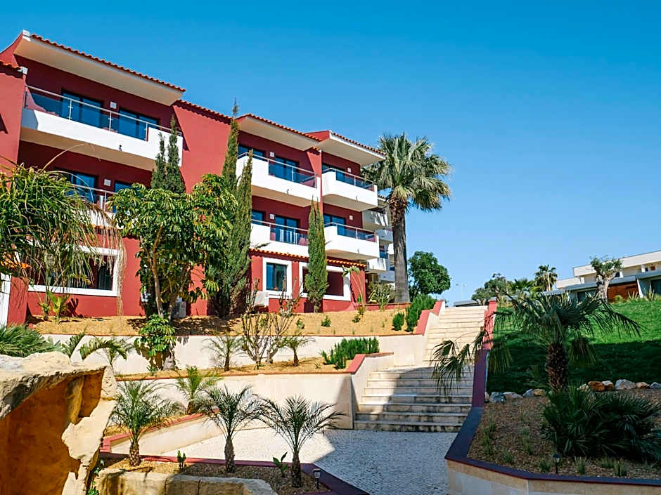 Topazio Vibe Beach Hotel & Apartments