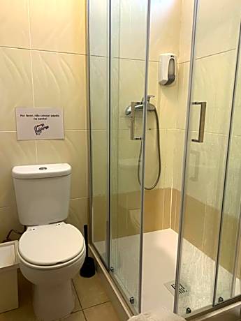 6-Bed Room with Private Bathroom