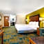La Quinta Inn & Suites by Wyndham St. Pete-Clearwater Airport