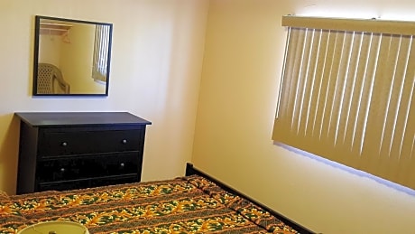 One Bedroom King Suite - Non Smoking