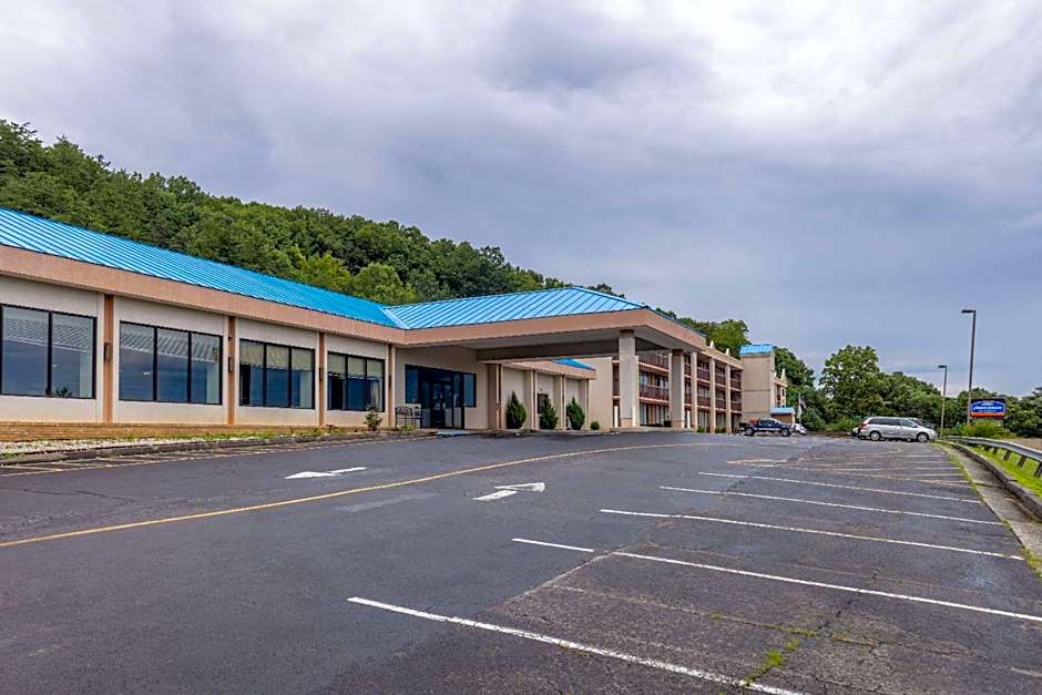 Howard Johnson by Wyndham Salem Hotel & Conference Center