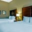Comfort Inn & Suites At CrossPlex Village