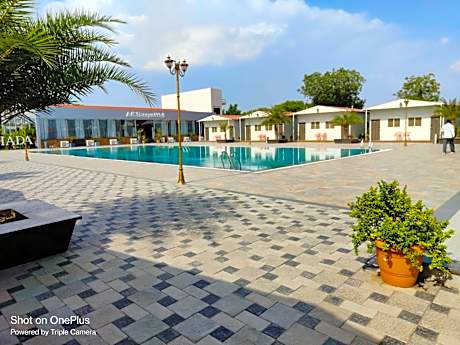 VSS LAWNS AND RESORTS LLP