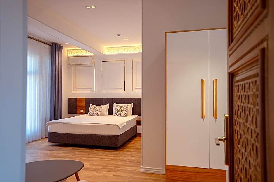 Photo 1 of 11 of Suite, Balcony