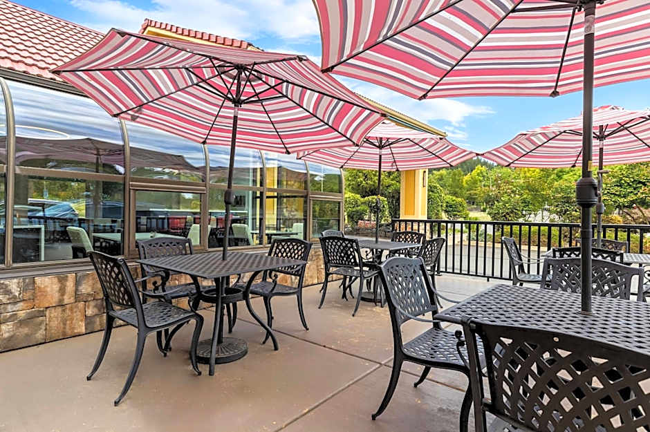 Best Western Plus Parkway Inn