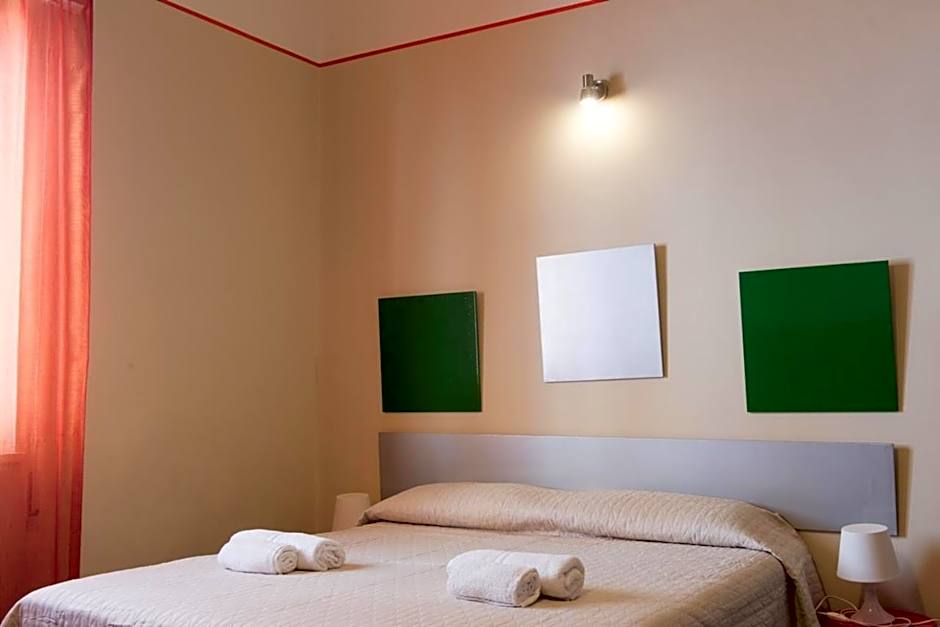 Photo 1 of 4 of Double Room