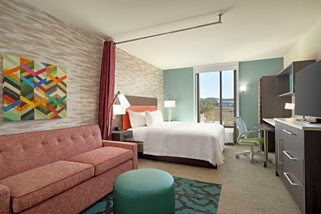 Studio Accessible King Size Bed